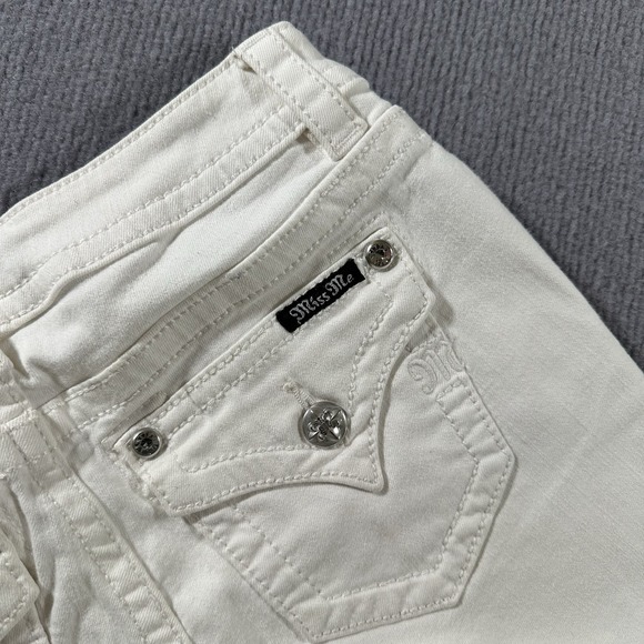 Miss Me Boyfriend Shorts Womens 27  White Mid Rise Denim Bermuda Shorts‎ - Picture 6 of 10